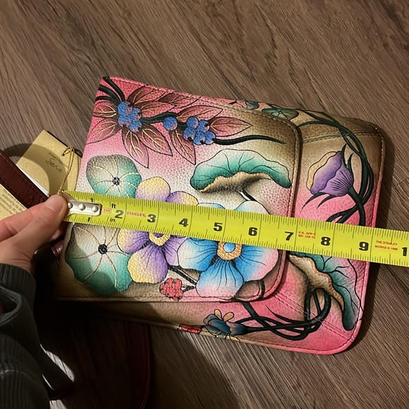 NEW with tags Anuschka purse with floral design - Picture 5 of 6